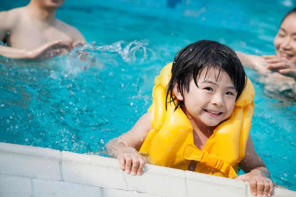 Schwimmhilfen: Aufblasbare Schwimmweste